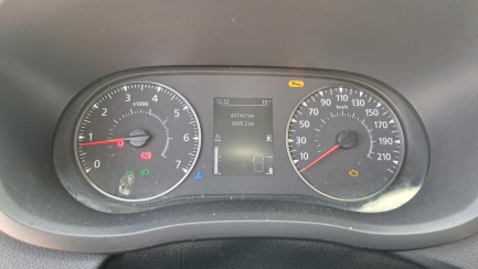 Zdjęcie przedmiotu: Renault Master FWD 2.3 dCi Pack Clim S&S+E E6 3.5t