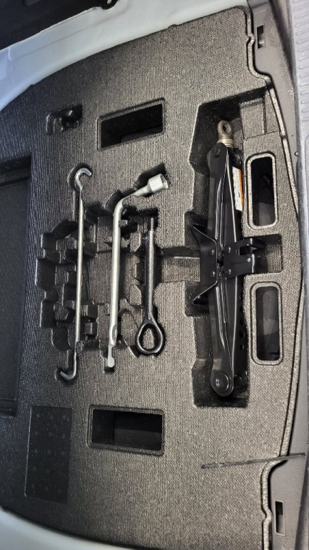 Zdjęcie przedmiotu: Toyota Camry 2.5 Hybrid Comfort CVT