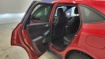 Zdjęcie przedmiotu: Ford Kuga 2.5 FHEV FWD ST-Line X Incorrect entry of engine power in the registration certificate