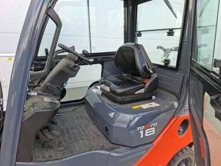 Zdjęcie przedmiotu: Вилочний навантажувач Toyota 02-8FGF18