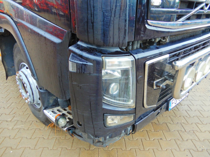 Zdjęcie przedmiotu: AUCTION OF THE DAY Volvo FH 16 700 6x4 Globetrotter Euro 5 with BERGS FOGEN timber body with JONSERED 1080 crane