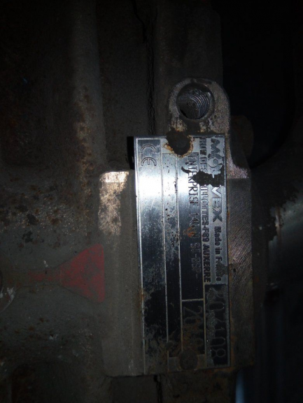 Zdjęcie przedmiotu:  3x Kompresor łopatkowy E140 z przystawką mocy PTO VOLVO do rozładunku materiał&oacute;w do materiał&oacute;w płynnych i p&oacute;łpłynnych Mouvex Blackmer ENTERPRISE Series 140 N