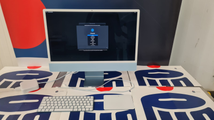 Zdjęcie przedmiotu: Apple iMac 24 "desktop computer with Retina 4.5K screen, 8-core Apple M1 processor with 7-core graphics, 256 GB disk, Magic Trackpad - blue manufacturer code MJV93ZE / A / MT