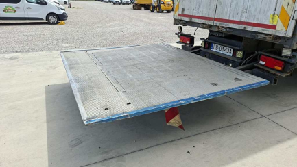 Zdjęcie przedmiotu: DAF CF 320 E6 18.0t FA Space Cab