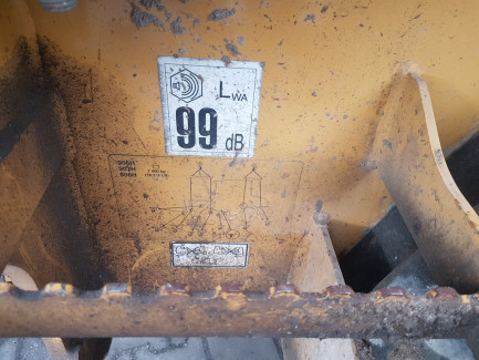 Zdjęcie przedmiotu: Ładowarka kołowa CATERPILLAR 908H2