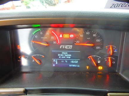 Zdjęcie przedmiotu: AUCTION OF THE DAY Volvo FH 16 700 6x4 Globetrotter Euro 5 with BERGS FOGEN timber body with JONSERED 1080 crane