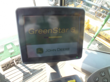 Zdjęcie przedmiotu: JOHN DEERE S690 S600 harvester + header JOHN DEERE model 635R with a header carriage