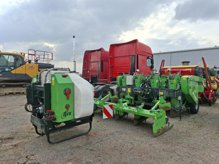 Zdjęcie przedmiotu: Czterorzędowa sadzarka do ziemniak&oacute;w z napędem hydraulicznym AVR CERES 440