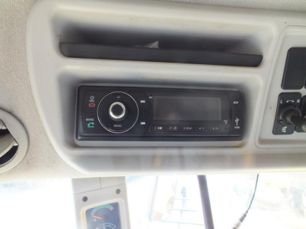 Zdjęcie przedmiotu: Kombajn zbożowy NEW HOLLAND TC 5.80 479 + header NEW HOLLAND 17 + w&oacute;zek