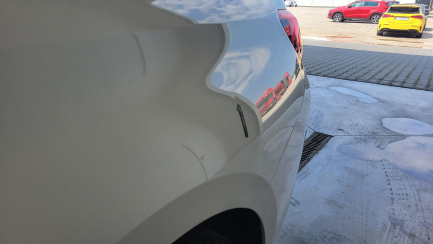 Zdjęcie przedmiotu: BMW 320i Advantage aut