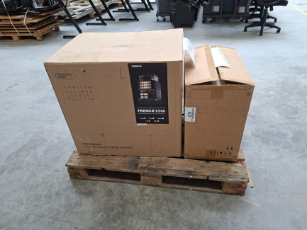 Zdjęcie przedmiotu: Кавоварка під тиском FRESCO X580C + холодильник MILK COOLER C5