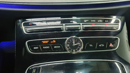 Zdjęcie przedmiotu: Mercedes-benz E 200 Sedan / Limousine