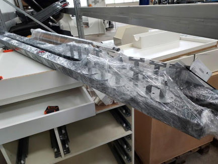 Zdjęcie przedmiotu: Обладнання магазину - меблі (каса, шафа для книг, кубики з висувними ящиками, фронтальні меблі)