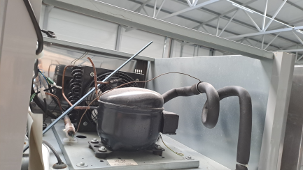 Zdjęcie przedmiotu: Zestaw sprzętu gastronomicznego (2x szafa chlodnicza, szafa mroźnicza)