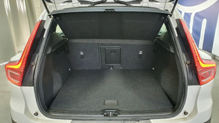 Zdjęcie przedmiotu: Volvo XC40 D3 SCR Momentum aut