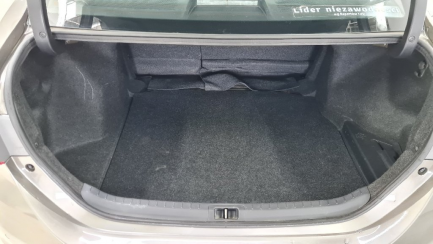 Zdjęcie przedmiotu: Toyota Corolla sedan 1.6 Comfort