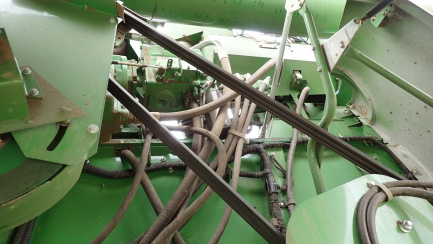 Zdjęcie przedmiotu: JOHN DEERE T660 T600 harvester with HEDER 625R / 625R