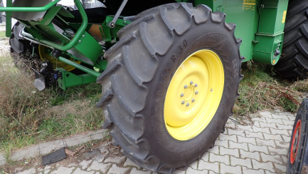 Zdjęcie przedmiotu: JOHN DEERE T660 T600 harvester with HEDER 625R / 625R