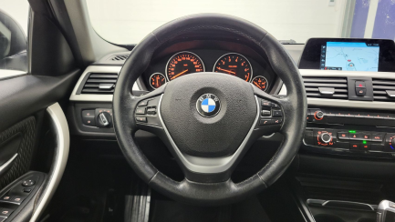 Zdjęcie przedmiotu: BMW 318i GPF Advantage aut