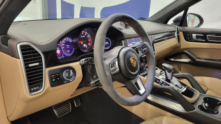 Zdjęcie przedmiotu: Porsche Cayenne Turbo Błędny wpis mocy i pojemności silnika w DR