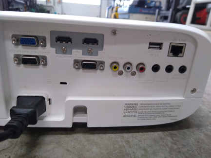 Zdjęcie przedmiotu: PANASONIC PT-VZ580 projector