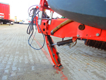 Zdjęcie przedmiotu: KVERNELAND GROUP IXTRACK C60 trailed sprayer