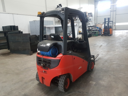 Zdjęcie przedmiotu: WOZEK WIDLOWY LINDE H16-01