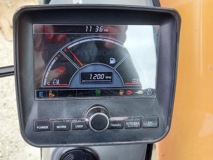 Zdjęcie przedmiotu: Crawler excavator Hyundai ROBEX 210 LC-9