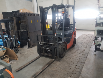 FORKLIFT TOYOTA 02-8GF15 serial number: 8FG18-30439
