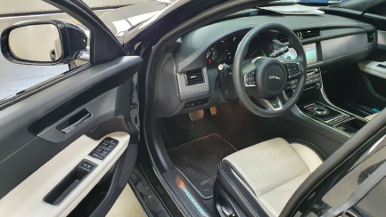 Zdjęcie przedmiotu: Jaguar Xf 2.0 T R-Sport
