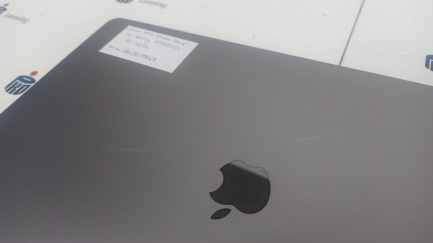 Zdjęcie przedmiotu: Notebook / Laptop Apple MacBook Pro 16" with Touch Bar, 2.6GHz Intel Core i7 6-Core, 32GB, 512GB SSD - Space Grey, MVVJ2ZE/A/R1