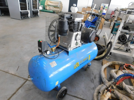 Zdjęcie przedmiotu: A set for spraying and polyurethane injection