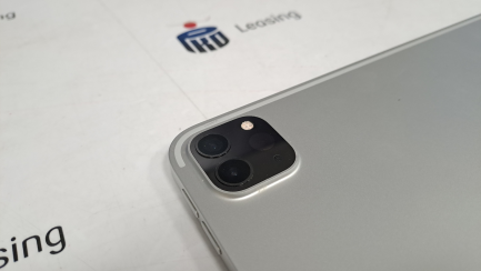 Zdjęcie przedmiotu: Планшет Apple iPad Pro 12.9'' 256GB сріблястого кольору, код виробника: MNXT3FD/A + клавіатура Apple Magic Keyboard для iPad Pro 12.9'' (5-го покоління) чорного кольору, код виробника: MJQK3Z/A