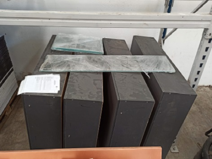 Zdjęcie przedmiotu: Wiosenne obniżki| Prowizja 0% A set of display cabinets (Two-door closed cabinet 1200x330x960mm - 4 pcs., Glass shelves 400x600 - 4 pcs., Glass shelves 1400x300 - 2 pcs.)