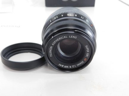 Zdjęcie przedmiotu: Camera with Fuji Film Corporation lens: body - XT3 / lens - XF35mmF2 R WR