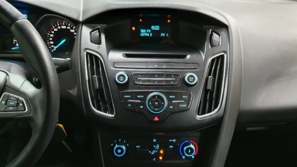 Zdjęcie przedmiotu: Ford Focus sedan 1.6 Trend