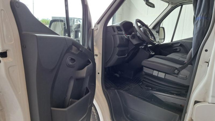Zdjęcie przedmiotu: Renault Master FWD 2.3 dCi E6 3.5t L3H1 Pack Clim S&S+E