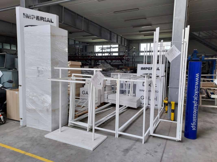 Zdjęcie przedmiotu: Wyposażenie meblowe do sklepu 