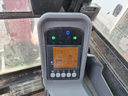 Zdjęcie przedmiotu: Minikoparka YANMAR SV26