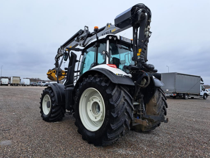 Zdjęcie przedmiotu: VALTRA T255 agricultural tractor + KESLA 316T crane