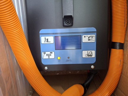 Zdjęcie przedmiotu: W&oacute;zek paletowy elektryczny EP RPL201H