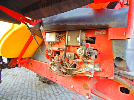 Zdjęcie przedmiotu: KVERNELAND GROUP IXTRACK C60 trailed sprayer