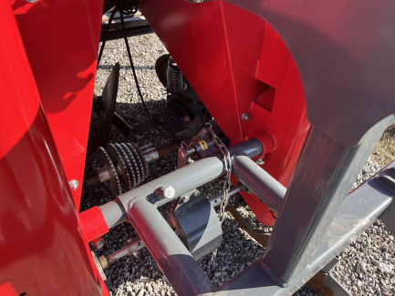 Zdjęcie przedmiotu: Dwurzędowa sadzarka do ziemniak&oacute;w UNIA KORA 2W