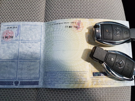 Zdjęcie przedmiotu: Mercedes-benz C200