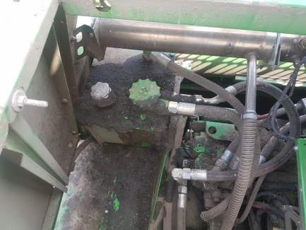 Zdjęcie przedmiotu: Kombajn Zbożowy John Deere W 330 Z HEDEREM I STOŁEM DO RZEPAKU