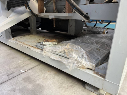 Zdjęcie przedmiotu: The ERA-TECH BMU 2 extruder and bottler is used in the plastics industry for the automatic production of thermoplastic containers by extrusion blow molding.