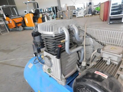 Zdjęcie przedmiotu: A set for spraying and polyurethane injection