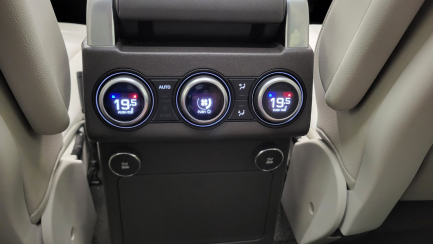 Zdjęcie przedmiotu: LAND ROVER Discovery V 2.0 SD4 HSE
