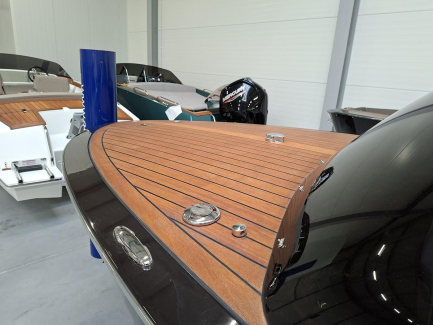 Zdjęcie przedmiotu: Ł&oacute;dź motorowa VTS FLYING SHARK CLASSIC 5.7