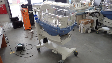 Zdjęcie przedmiotu: Closed incubator for premature babies and sick newborns DRAGER Caleo